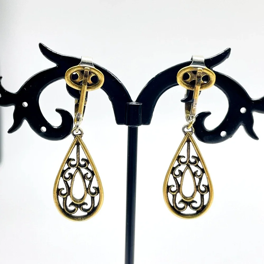 Vintage Gold Tone Filigree Teardrop Dangle Clip On Earrings Ornate Openwork